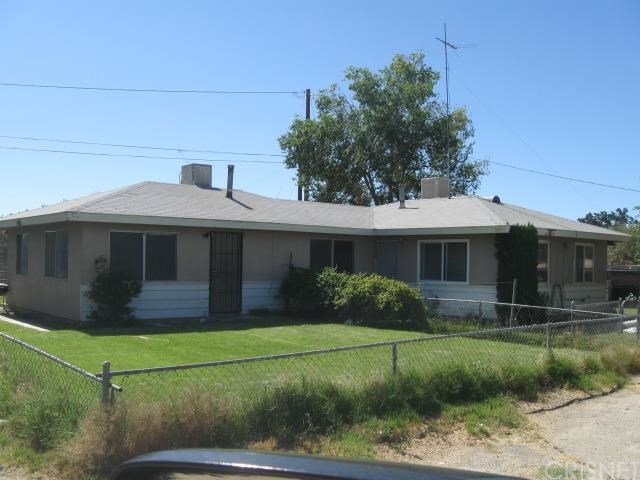 3118 E Avenue H8 in Lancaster, CA - Building Photo