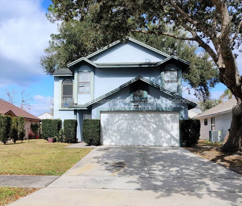 10025 Creekwater Blvd in Orlando, FL - Building Photo