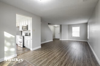 6 Wyndham Dr in Brownsburg, IN - Foto de edificio - Building Photo