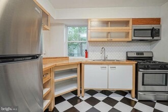 1208 Webster St in Philadelphia, PA - Building Photo - Building Photo