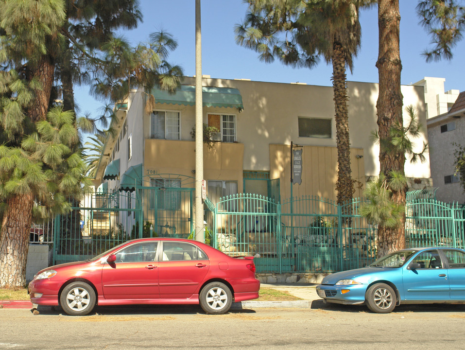 7081 Lanewood Ave in Los Angeles, CA - Building Photo