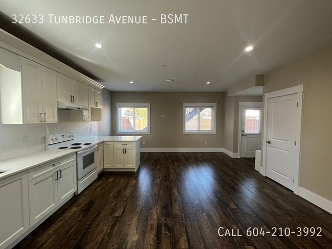 property at 32633 Tunbridge Ave