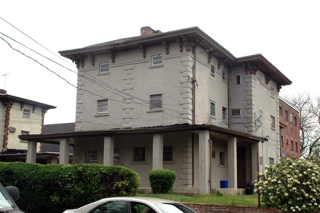 609 N 43rd St in Philadelphia, PA - Foto de edificio - Building Photo