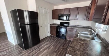 1074 Kachina Dr in Coolidge, AZ - Building Photo - Building Photo