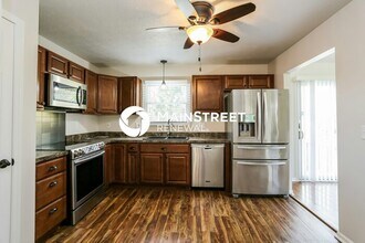 2025 Santuomo Ave in Grove City, OH - Building Photo - Building Photo