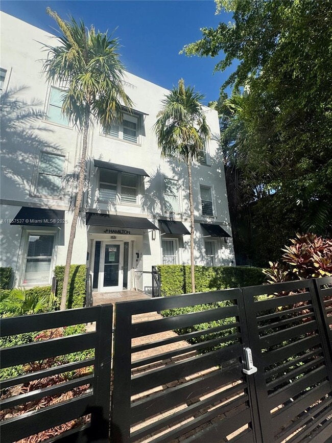 property at 1521 Lenox Ave.
