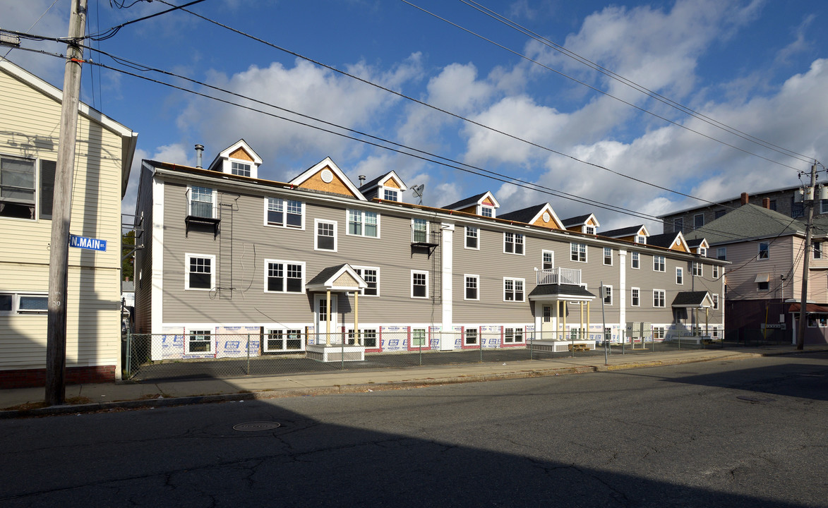 Pickering Court Apartments in Fall River, MA - Building Photo