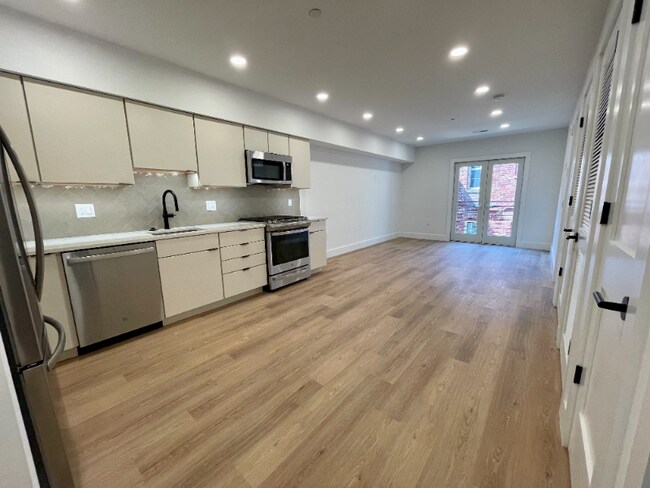 716 L St SE-Unit -203 in Washington, DC - Building Photo - Building Photo