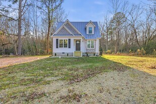 12617 James River Dr in Hopewell, VA - Building Photo