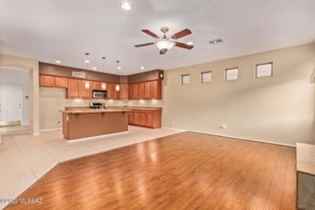 3496 N Camino La Jicarrilla in Tucson, AZ - Building Photo - Building Photo