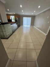 8401 NW 8th St in Miami, FL - Building Photo - Building Photo