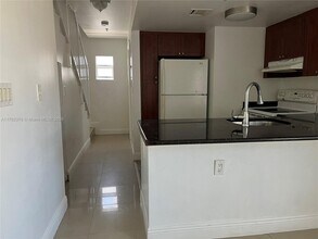 1020 SW 4th St in Miami, FL - Building Photo - Building Photo
