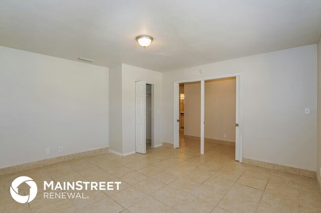 142 Springwood Dr, Unit 16 in Daytona Beach, FL - Building Photo - Building Photo