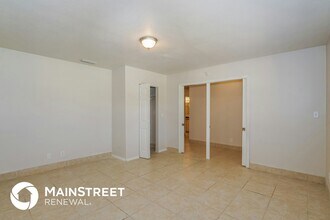 142 Springwood Dr in Daytona Beach, FL - Foto de edificio - Building Photo