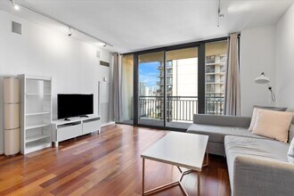 630 N State St, Unit 1609 in Chicago, IL - Building Photo - Building Photo