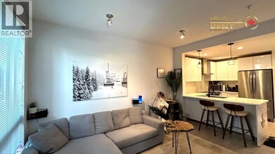 733 3rd St W in North Vancouver, BC - Building Photo - Building Photo