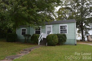 819 Charlotte Ave in Statesville, NC - Building Photo