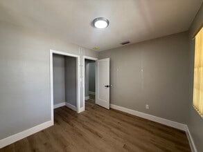3520 SW 88th Pl, Unit 2 in Miami, FL - Building Photo - Building Photo