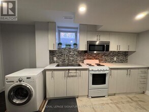 731 Bennett Blvd in Milton, ON - Building Photo - Building Photo