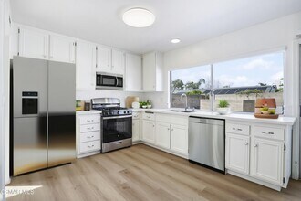 2669 N Broadmoor Ave in Simi Valley, CA - Building Photo - Building Photo