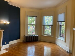 373 Commonwealth Ave in Boston, MA - Foto de edificio - Building Photo