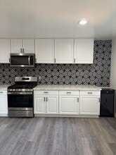 26015 Narbonne Ave in Lomita, CA - Foto de edificio - Building Photo