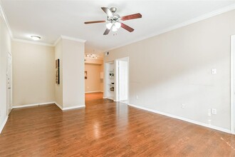 2255 Braeswood Park Dr in Houston, TX - Building Photo - Building Photo