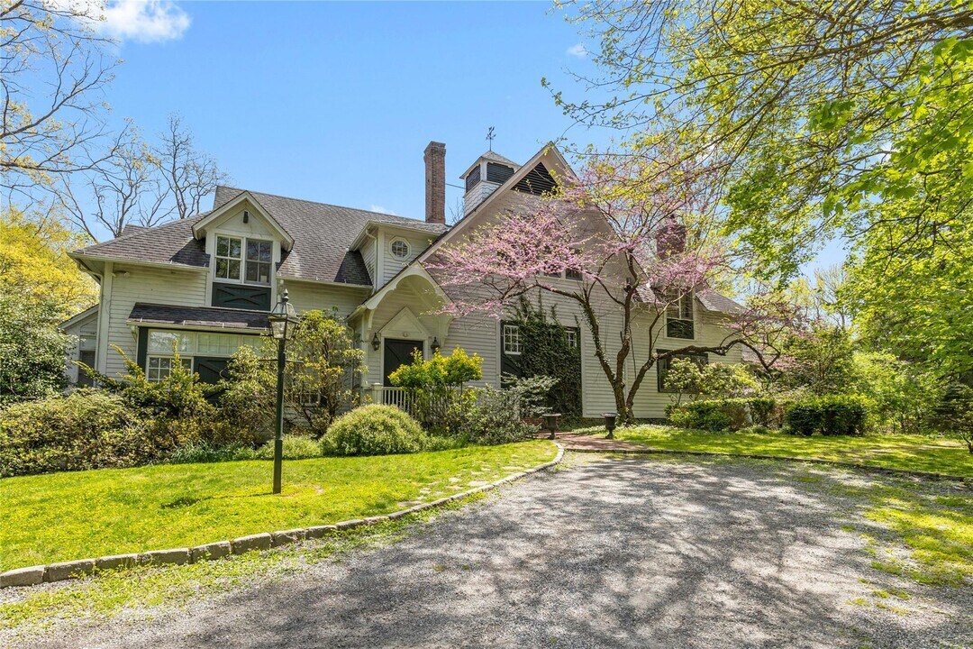 101 Milton Rd in Rye, NY - Building Photo