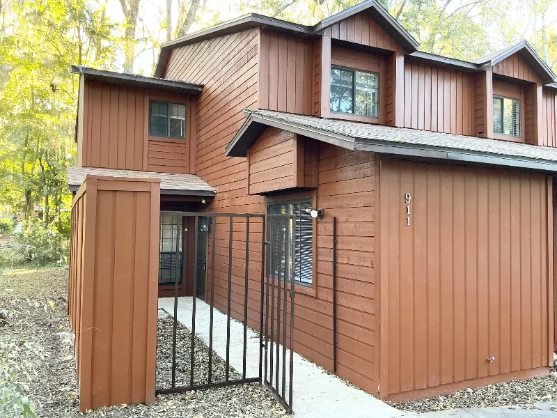 911 SW 57 Terrace in Gainesville, FL - Building Photo