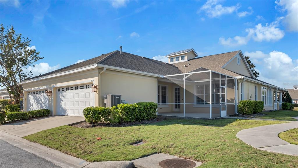 5615 Golden Isles Dr in Apollo Beach, FL - Building Photo