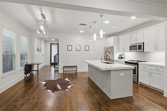 5526 Martel Ave in Dallas, TX - Building Photo - Building Photo