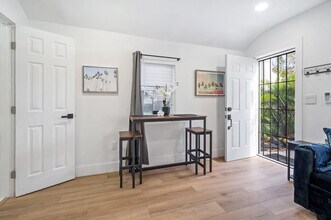 328 NE 57th St in Miami, FL - Building Photo - Building Photo