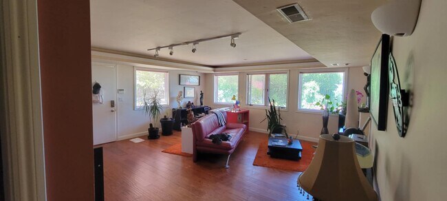 308 Quinnhill Rd in Los Altos, CA - Building Photo - Building Photo