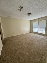 1203 Avenue C in Denton, TX - Foto de edificio - Building Photo