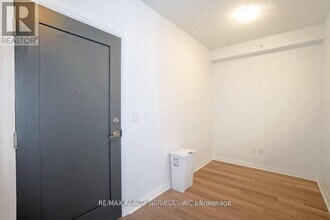 5025 Four Springs Ave in Mississauga, ON - Building Photo - Building Photo