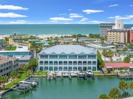 11715 1st St E in Treasure Island, FL - Building Photo