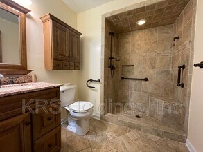 6 Colgate Cir in Hampton, VA - Building Photo - Building Photo