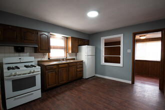 9705 Winkler Dr in St. Louis, MO - Building Photo - Building Photo