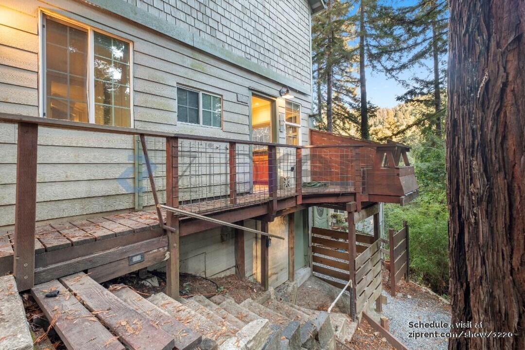 17363 Park Ave in Guerneville, CA - Building Photo