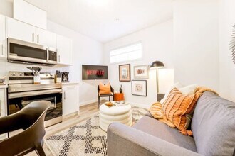 15809-15897 97 Ave NW in Edmonton, AB - Building Photo - Building Photo