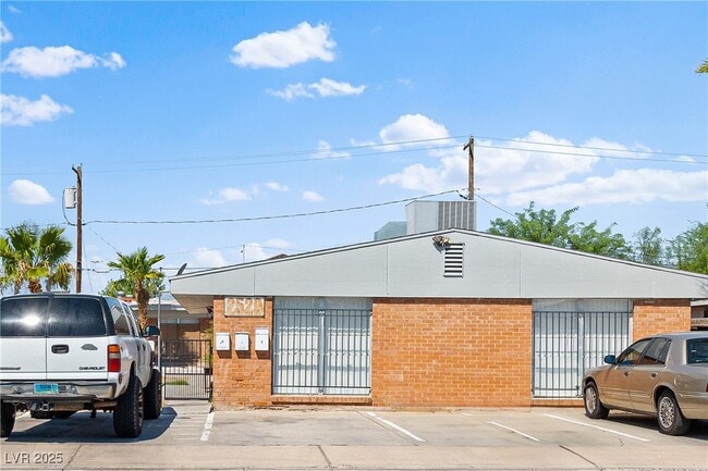 property at 2529 N Webster St
