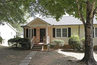 Saluda Forest in Greenville, SC - Foto de edificio - Building Photo