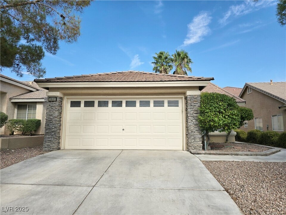 1825 Lyell Canyon Ln in Las Vegas, NV - Building Photo