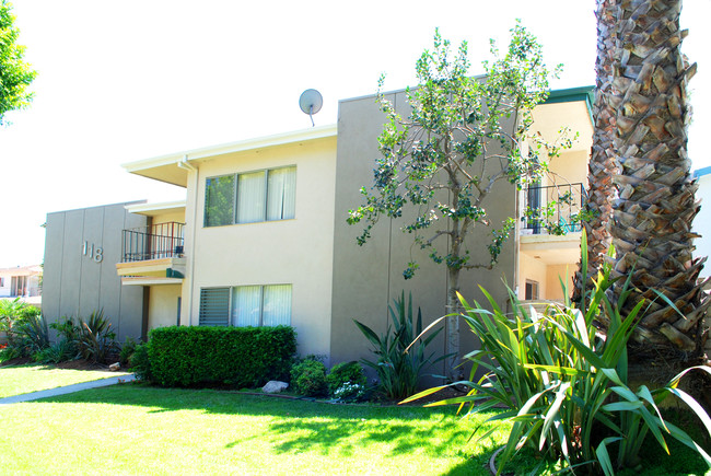 118 Union Avenue in Fullerton, CA - Foto de edificio - Building Photo