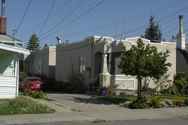 465 Central Ave in Alameda, CA - Building Photo - Building Photo