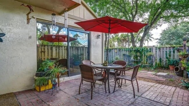 641 NW 132nd Ter in Plantation, FL - Building Photo - Building Photo