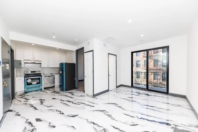 1376 DeKalb Ave