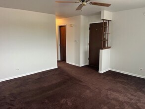 9245 Irving Park Rd in Schiller Park, IL - Building Photo - Building Photo