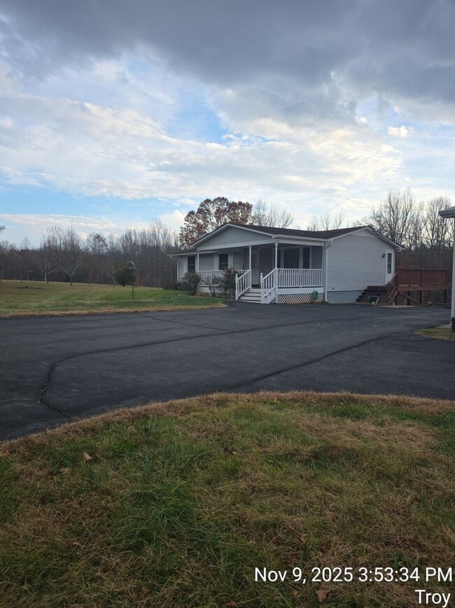 property at 912 Hunters Lodge Rd