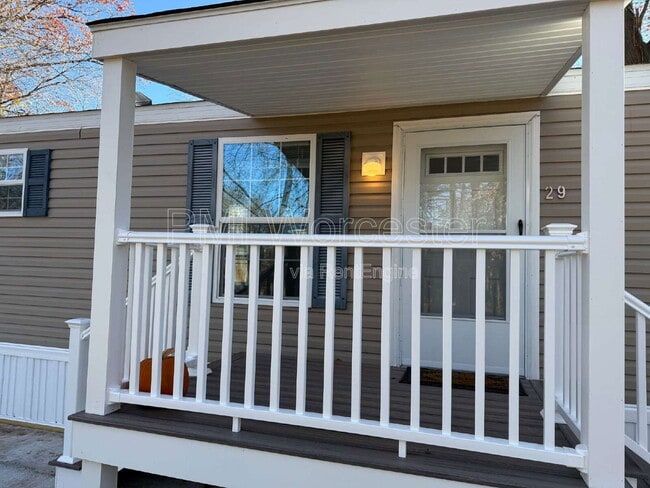 29 Lachapelle St in Worcester, MA - Building Photo - Building Photo